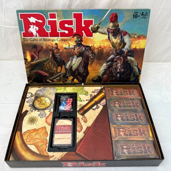 Risk - The Game of Strategic Conquest Boardgame 2015 Hasbro New Open Box - Picture 2 of 8